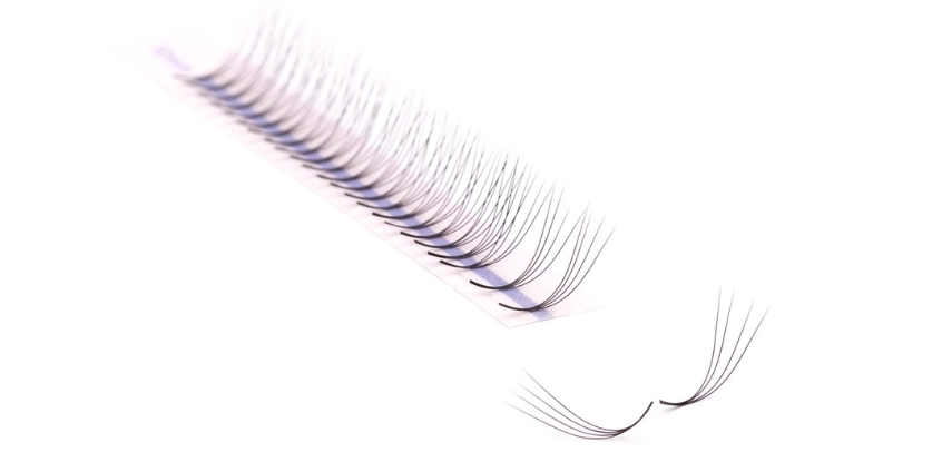 Combing the lashes Combing the lashes